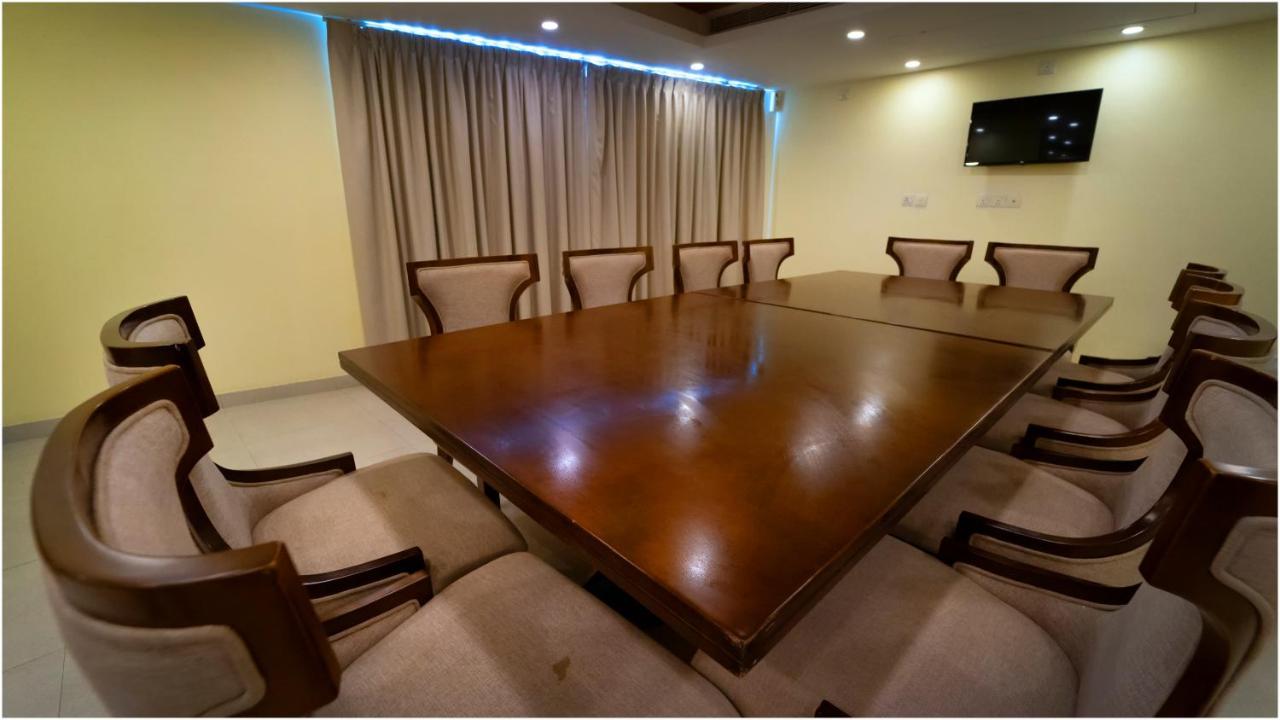 Vivin Luxury Suites Thiruvananthapuram Zewnętrze zdjęcie